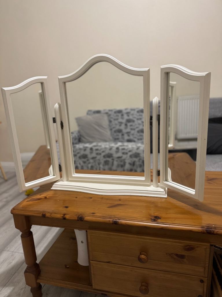 Dressing table mirror 