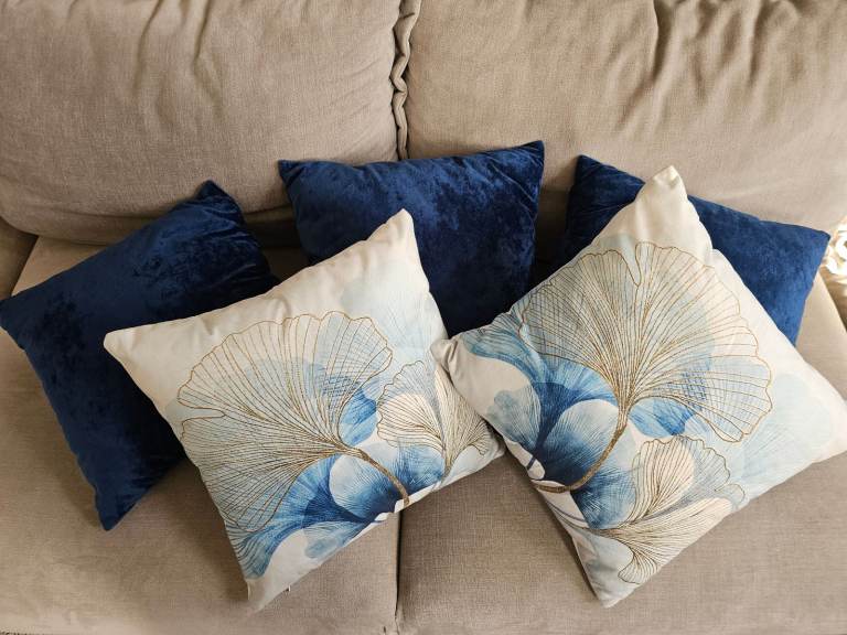 Set of 5 cushions