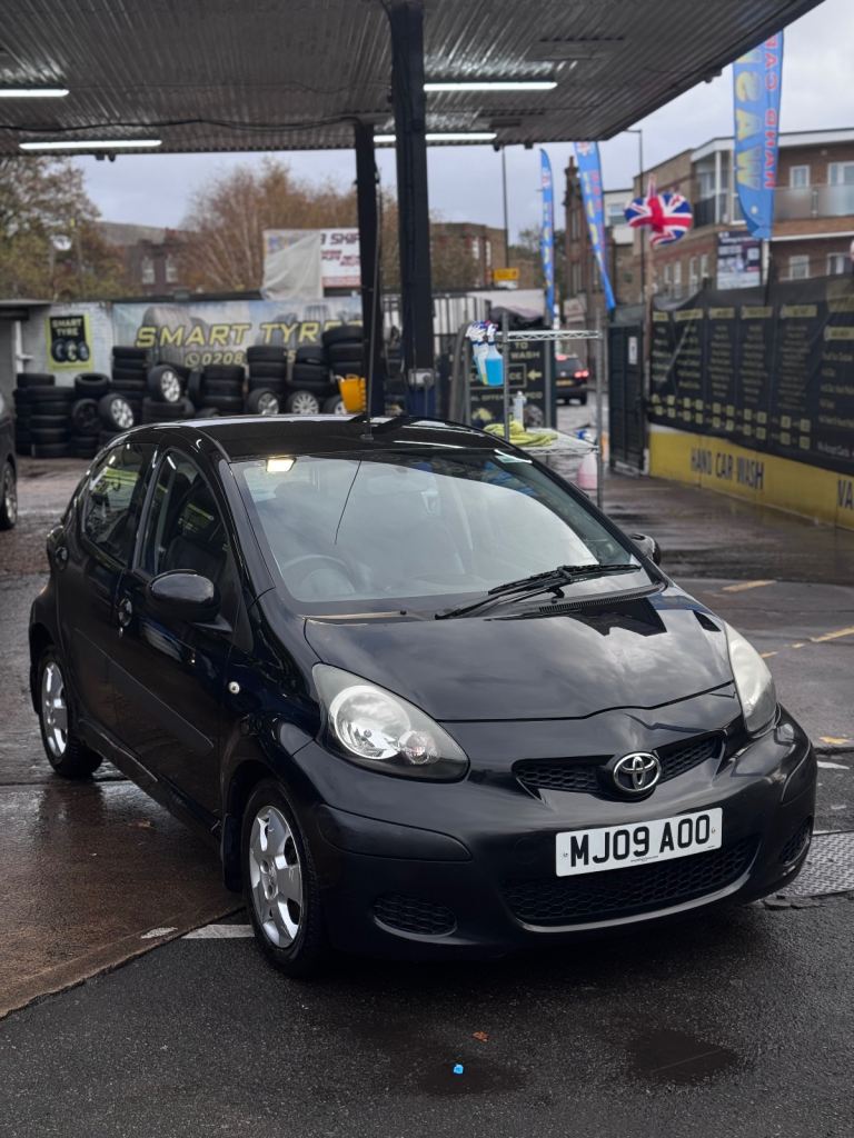 Toyota, AYGO, Hatchback, 2009, Manual, 998 (cc), 5 doors