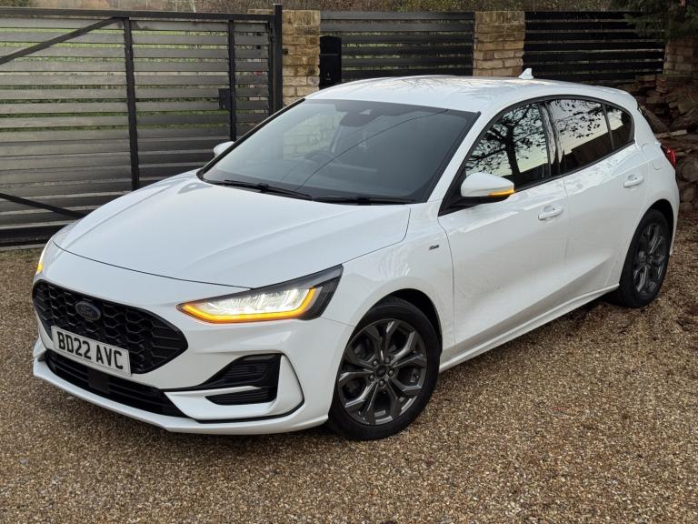 FORD FOCUS 1.0 Focus ST-Line 5 door 1.0L EcoBoost 125PS FWD 6 Speed Manual White