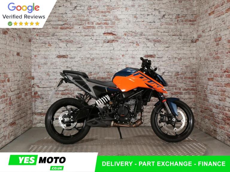 KTM 125 DUKE  2025