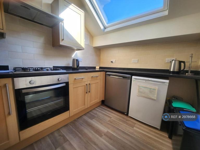 Studio flat in Holyhead Road, Coventry, CV1 (#2978668)