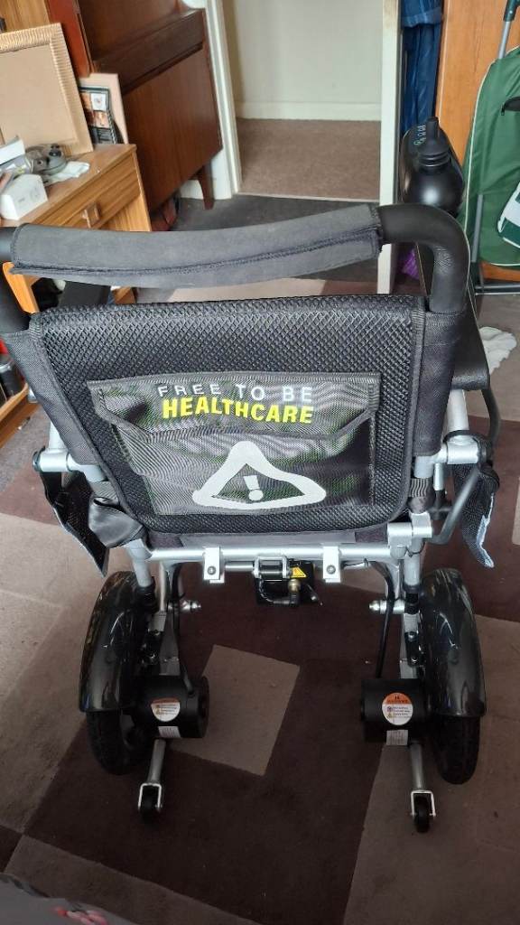 Electric wheelchair