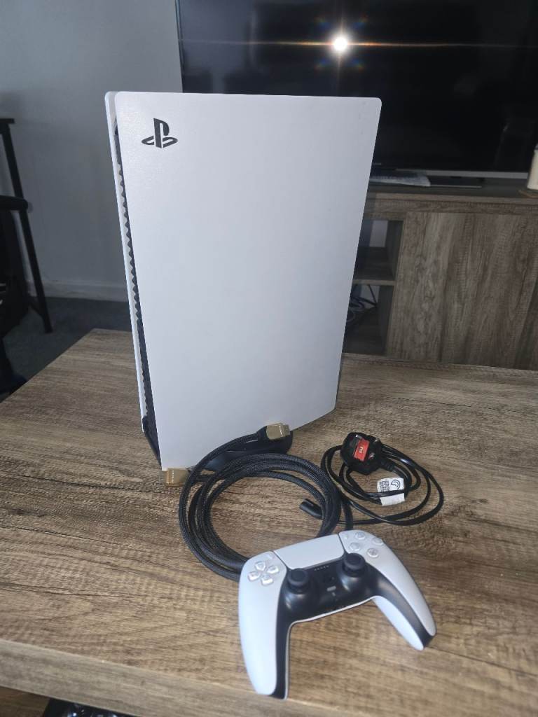 Sony PlayStation 5 Disc Version & Controller – Good Condition