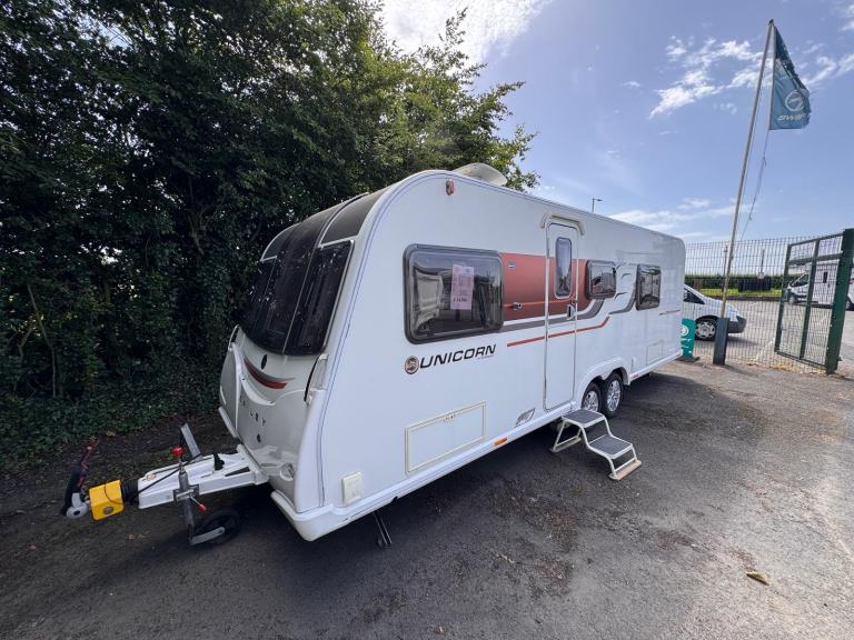 BAILEY UNICORN CORDOBA 2016 MODEL TWIN AXLE FIXED SINGLE BED TOURING CARAVAN