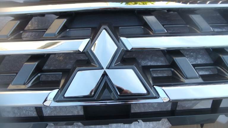 6102A921 MITSUBISHI OUTLANDER WINDSCREEN FRT 2014 - 2019 RAIN SNR TYPE 