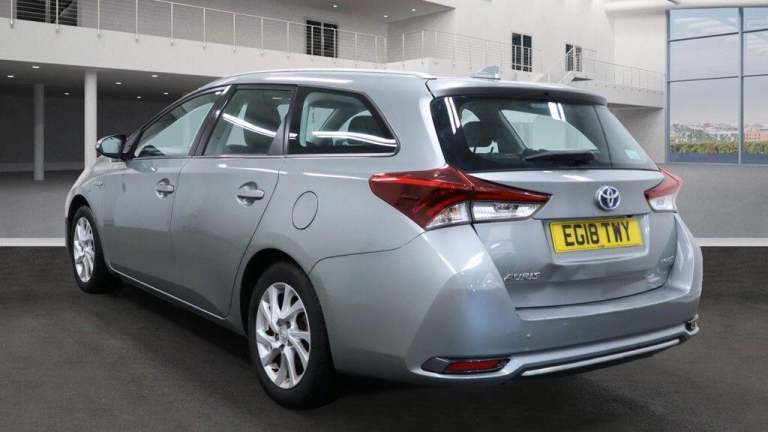 2018 Toyota Auris 1.8 VVT-h Icon Tech Touring Sports CVT Euro 6 (s/s) 5dr ESTATE Petrol/Electric ...