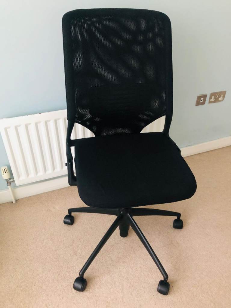 Vitra Meda 2 Office chair
in good condition.
Sold as seen