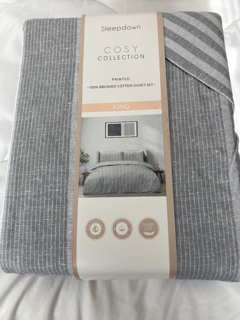 Sleepdown Cosy Collection King Duvet Set - Grey Striped, New