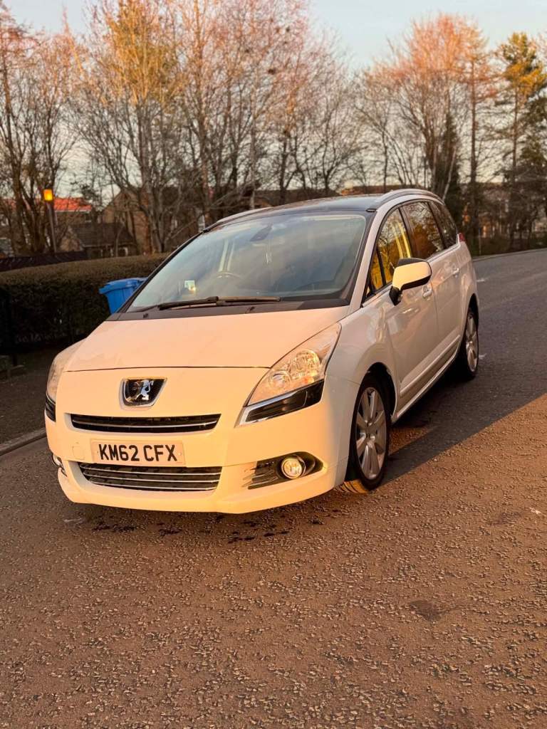 Peugeot, 5008, MPV, 2012, Manual, 1560 (cc), 5 doors