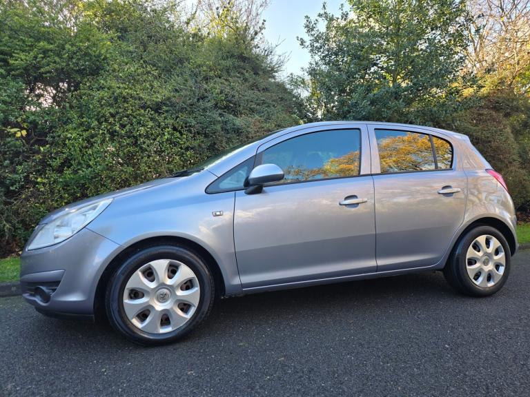 VAUXHALL CORSA 1.4 16v (A/C) EXCLUSIV - AUTOMATIC - 5 DOOR - SILVER *LOW MILES*