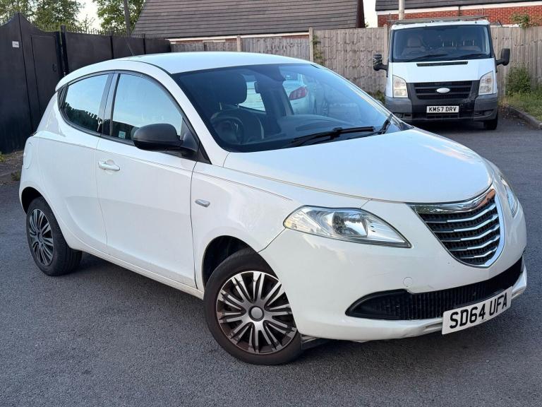 2014 Chrysler Ypsilon 1.2 Silver 5dr HATCHBACK PETROL Manual