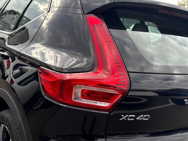 2022 Volvo XC40 2.0 B4P Inscription 5dr AWD Auto [7 speed] ESTATE PETROL Automatic