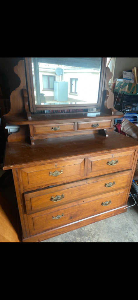 Wooden Chest of Drawers with Mirror – Vintage Style