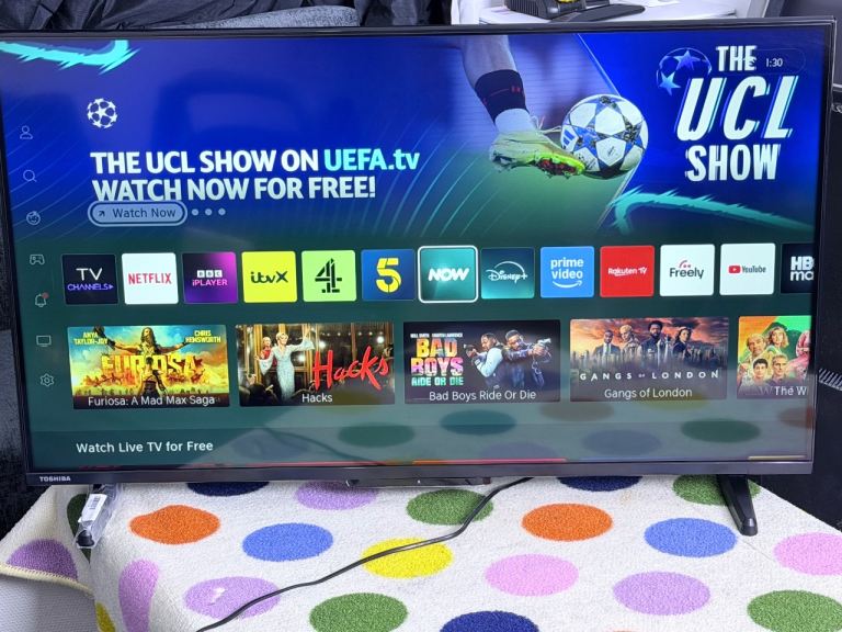 Toshiba 40” inch smart tv 