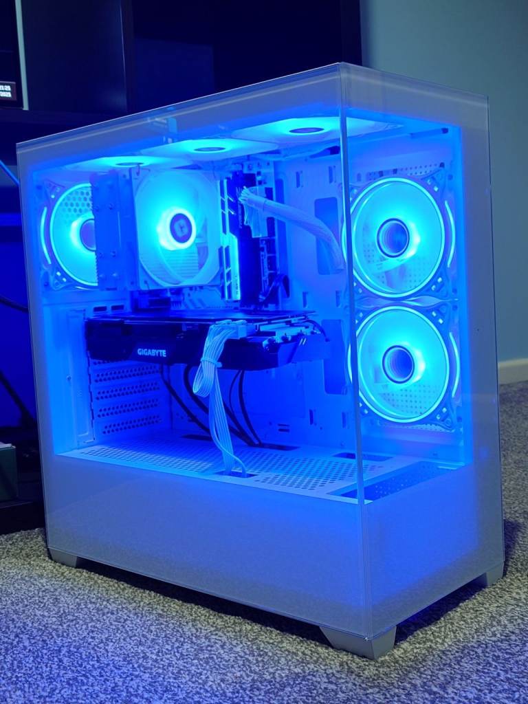 White Custom Gaming PC | RTX 2070 S 8GB | Ryzen 7 2700x | 16GB RAM | 512GB NVME SSD | Win 11 Pro