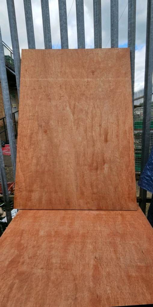 Hardwood ply 1370mm x 970mm x 15mm
