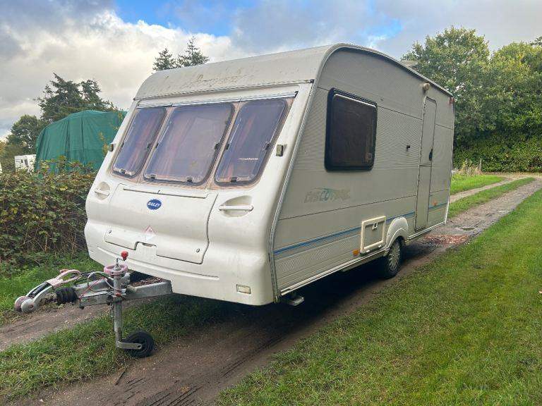 Bailey Discovery 2001 Caravan 2 Berth End Bathroom Good Condition For Year.