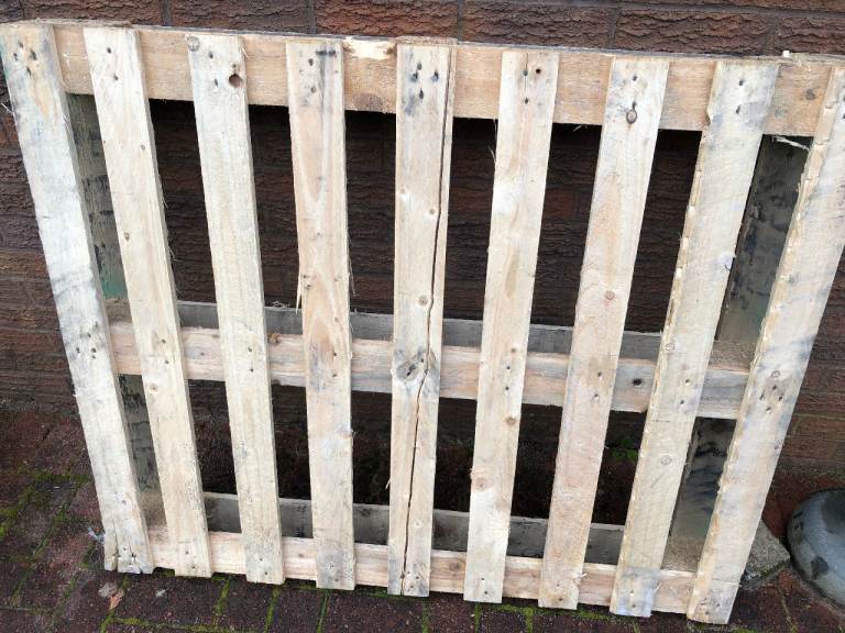 Heavy Duty Wooden Pallet, 1200 x 1000mm Free for collection. Two available