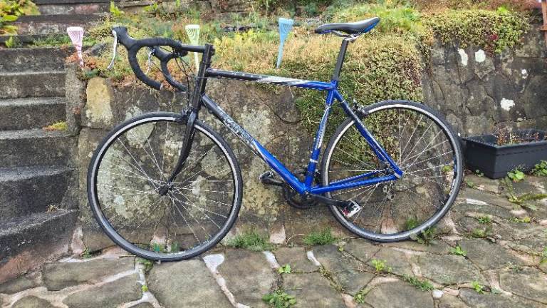 Decathlon Sport 7.1 Road Bike – Blue, Good Condition