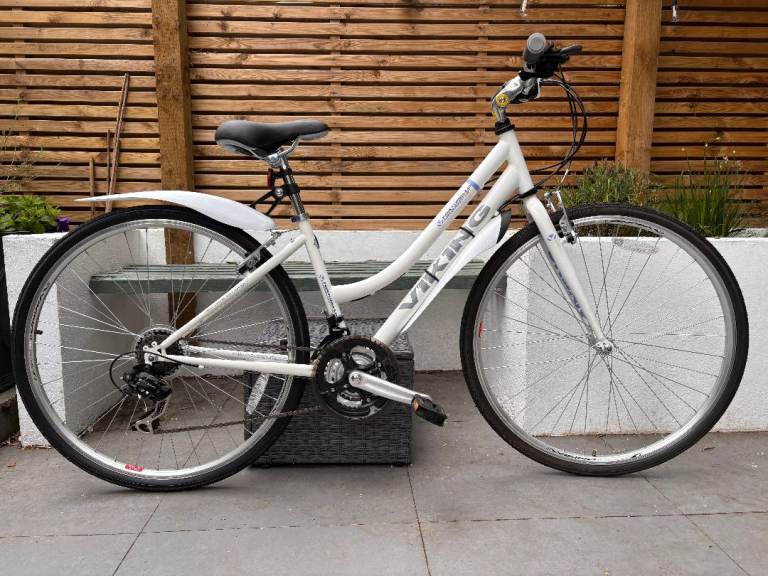Viking Ladies Hybrid Bike – White, Good Condition