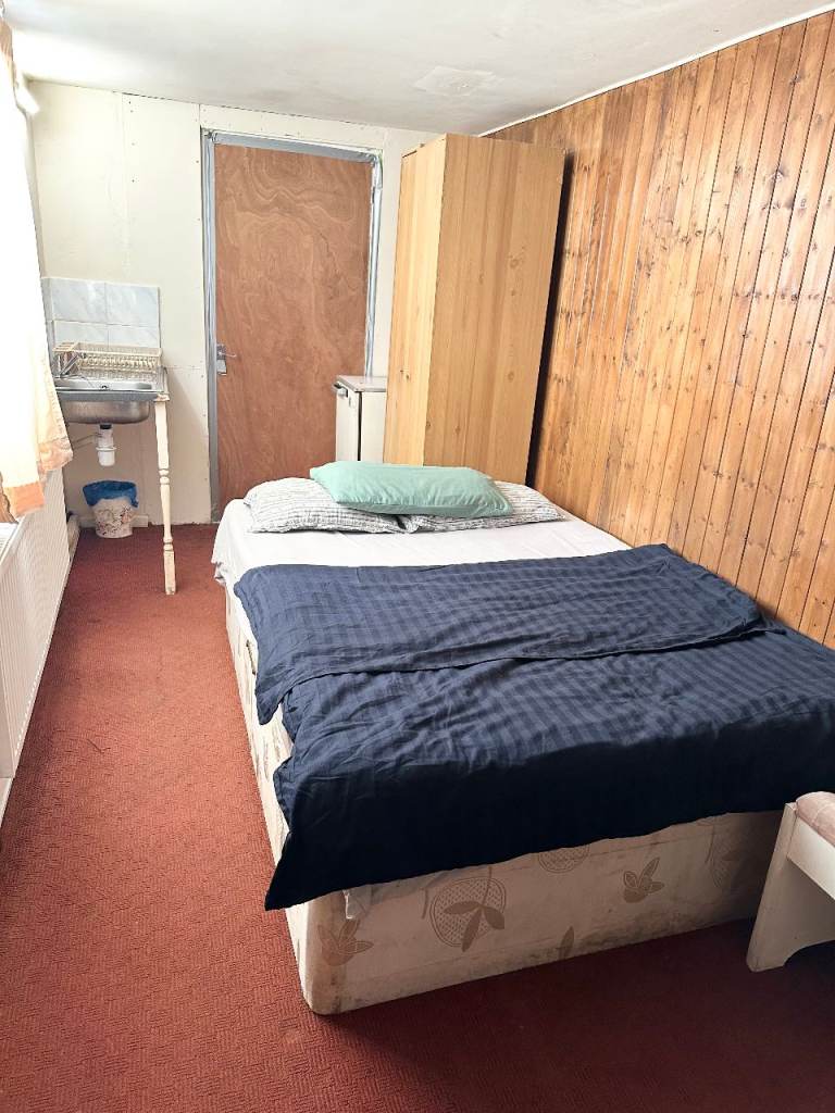 one double room for rent