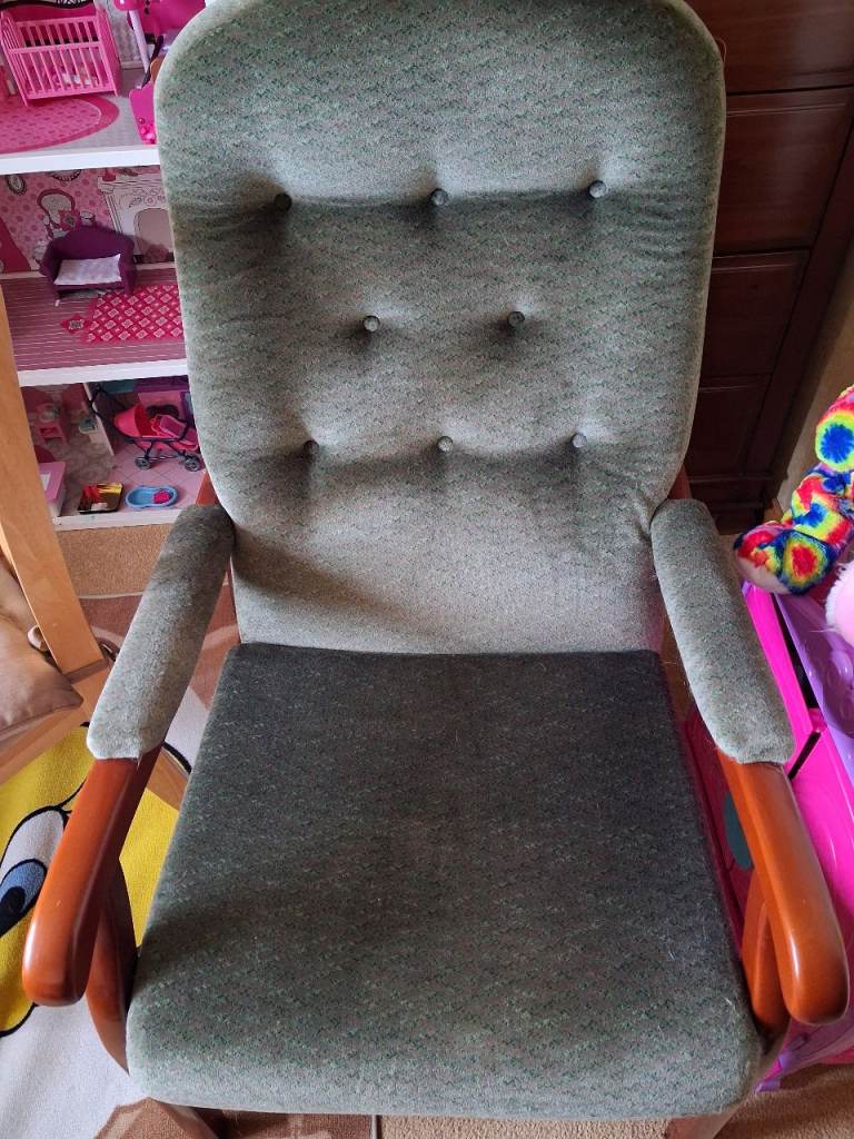 Full spring chair with solid legs