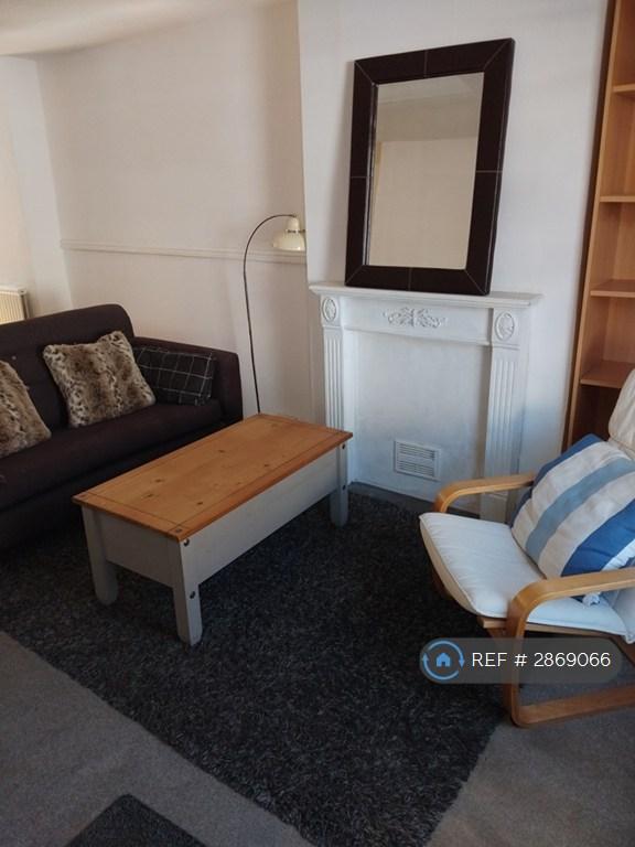 3 bedroom house in Clarendon Place, Dover, CT17 (3 bed) (#2869066)