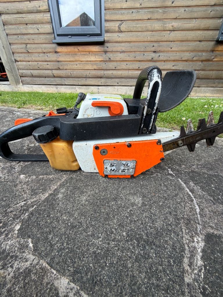 Stihl HS61 petrol hedge trimmer 