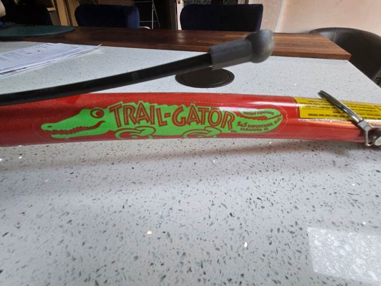 Trail-Gator Bike Tow Bar – Red, Good Condition