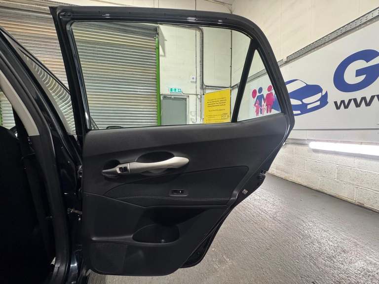 TOYOTA AURIS 1.8 VVT-h T4 2012