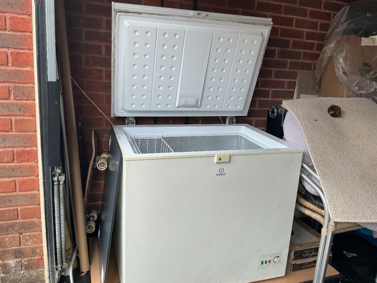 Chest freezer