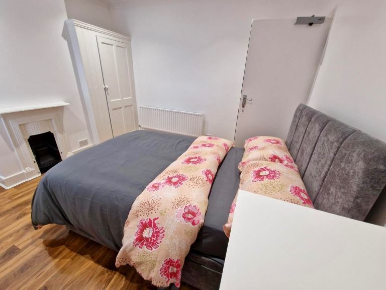 *** Double Room - Lower Addiscombe Road, Croydon CR0