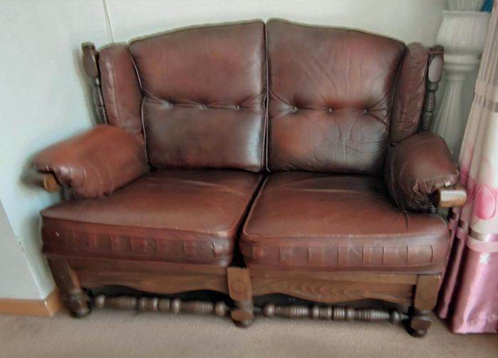 Pair of brown leather sofa's