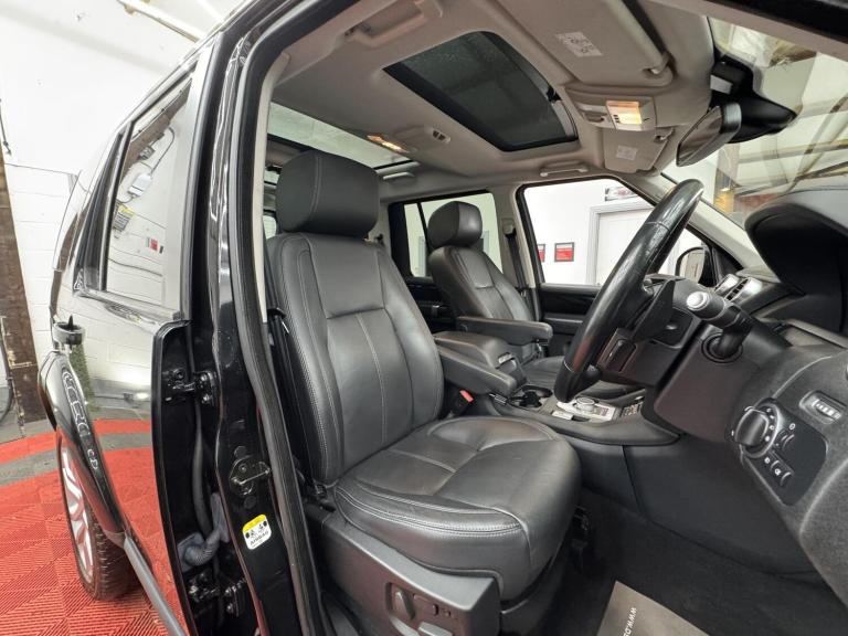 2016 Land Rover Discovery 3.0 SDV6 Landmark 5dr Auto ESTATE DIESEL Automatic