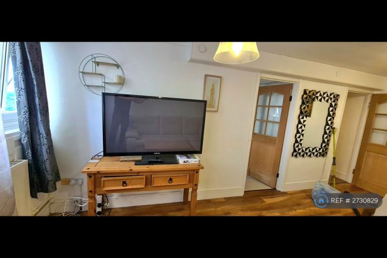 2 bedroom flat in Victoria Centre, Nottingham, NG1 (2 bed) (#2730829)