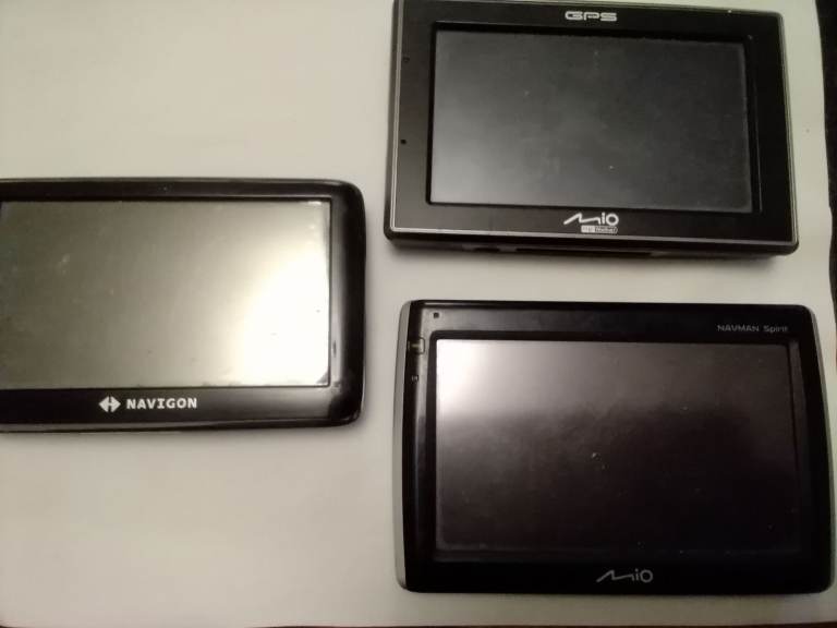 3 Sat Navs
