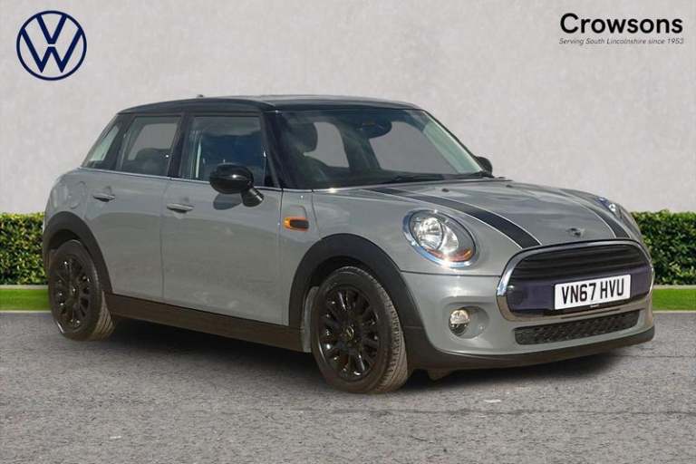 2017 MINI Cooper 1.5 Cooper 5dr. Back Roof. Black Alloys.  3 MONTH MECHANICAL WARRANTY Manua Hatc...