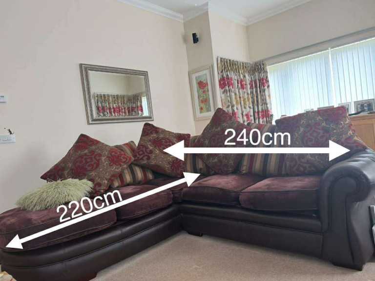 Corner suite