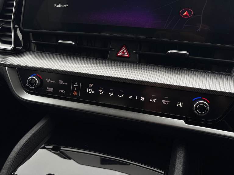 2025 Kia Sportage 1.6T GDi 207 HEV GT-Line 5dr Auto SUV PETROL/ELECTRIC Automatic