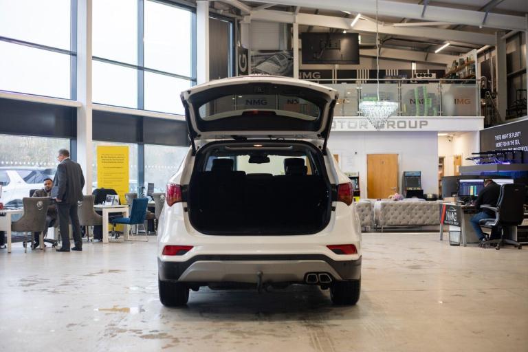 2016 Hyundai Santa Fe 2.2 CRDi Blue Drive Premium SE 5dr Auto [7 Seats] ESTATE DIESEL Automatic