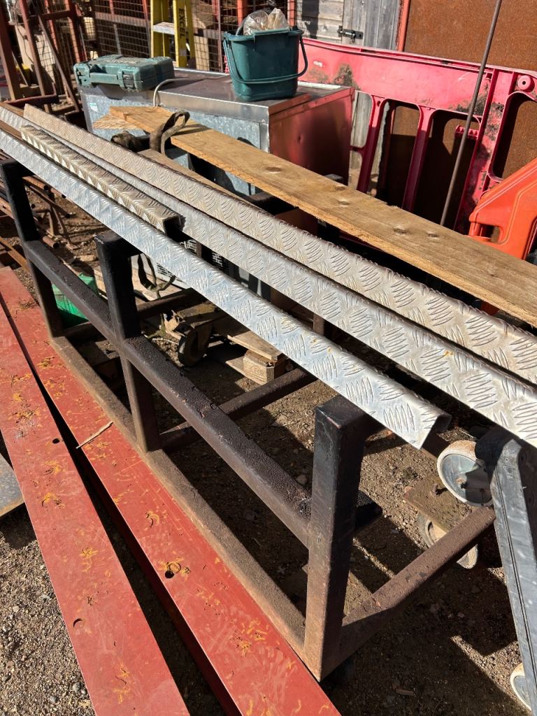 Drop side edges 