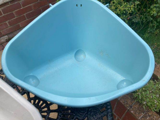 Small Animal Corner Litter Tray - Large - Excellent Clean Condition - Blue