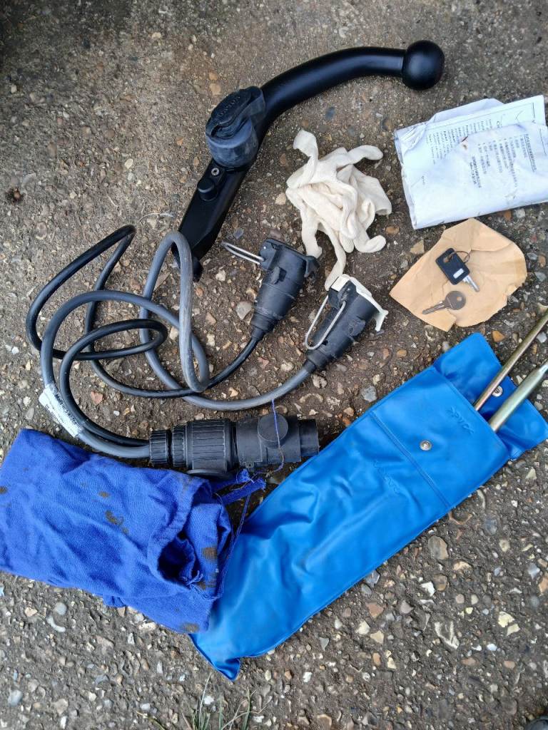 Volvo detachable towbar with both electrics