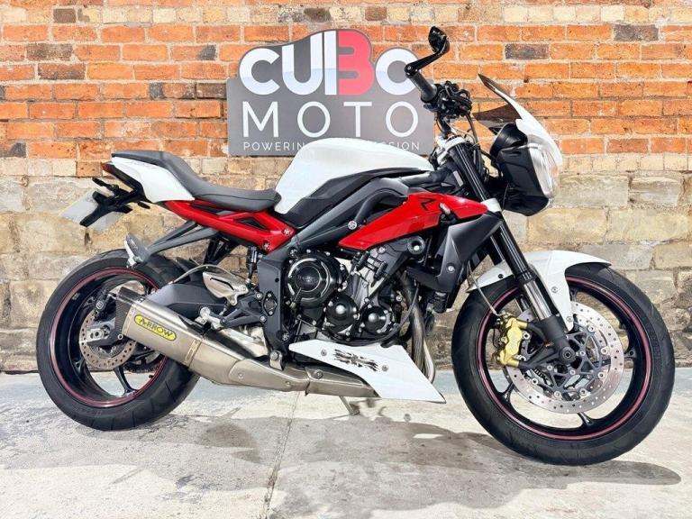 TRIUMPH STREET TRIPLE 675 R 2016 66