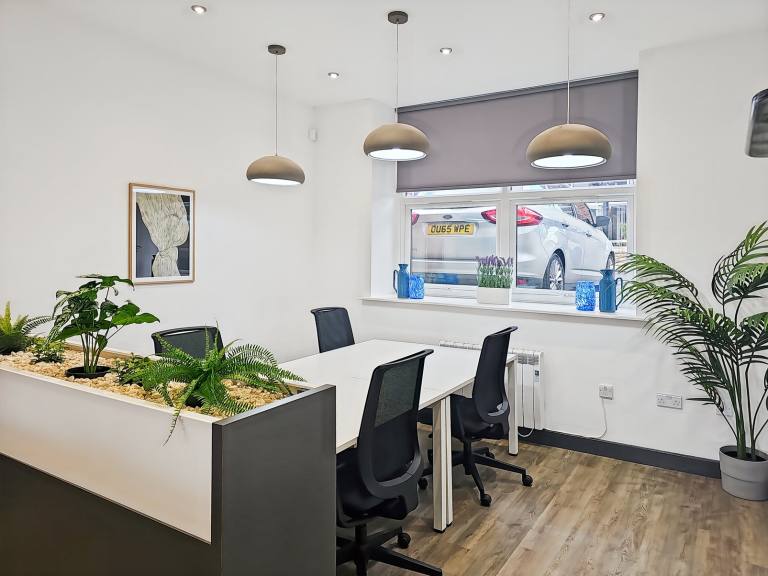 Oldham - OL8 4QQ \ Rent a Day Office with Flexible Membership Access