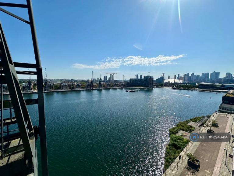2 bedroom flat in Capital East Aparts, London, E16 (2 bed) (#2948414)