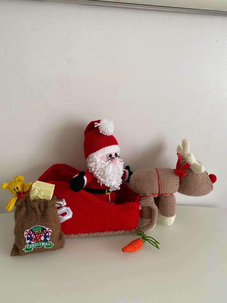 Knitted Santa & Sleigh