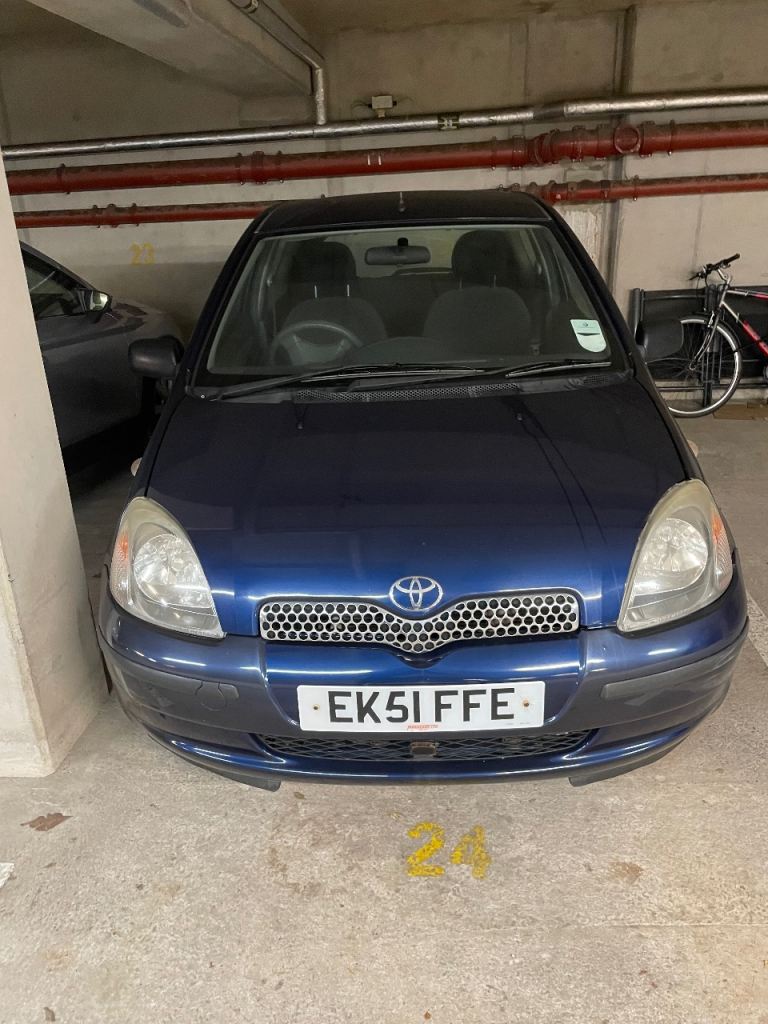 For parts or repair (no MOT) Toyota Yaris (Auto) 1299cc, 61500 genuine miles on the clock. 