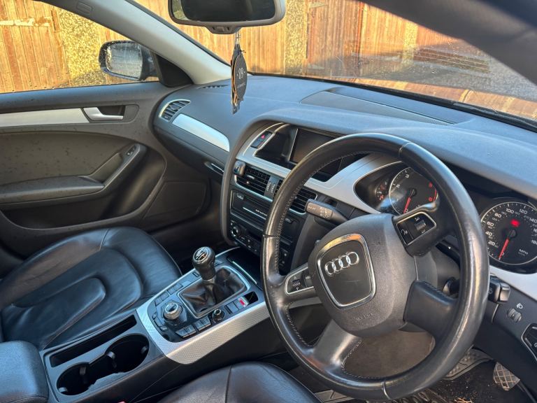 Audi, A4, Saloon, 2010, Manual, 1968 (cc), 4 doors